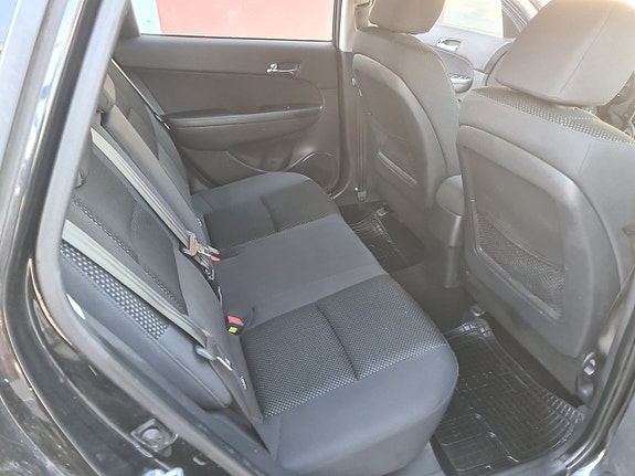 Hyundai i30 12 of 13