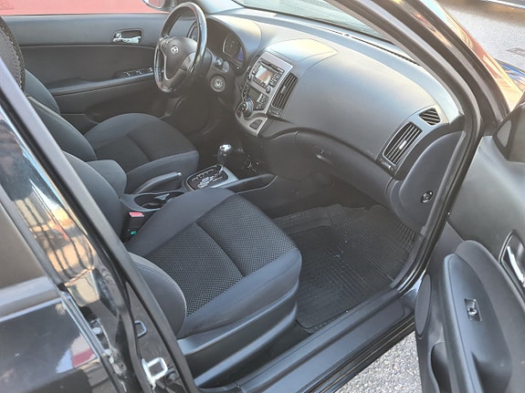 Hyundai i30 11 of 13