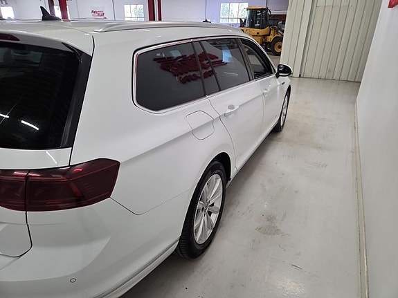 Volkswagen Passat 6 of 10