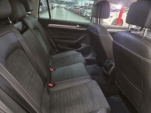 Volkswagen Passat 5 of 10