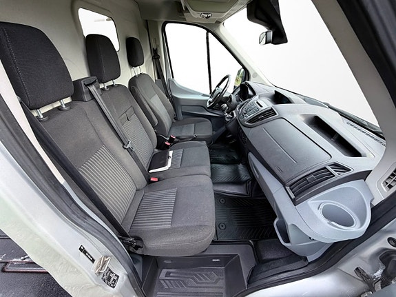 Ford Transit 9 of 11