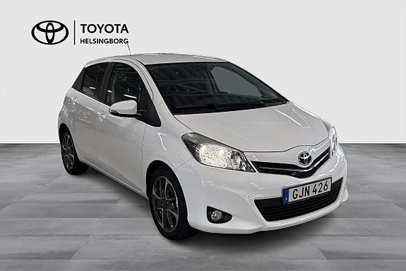 Toyota Yaris 3 of 12