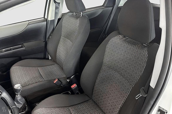 Toyota Yaris 12 of 12