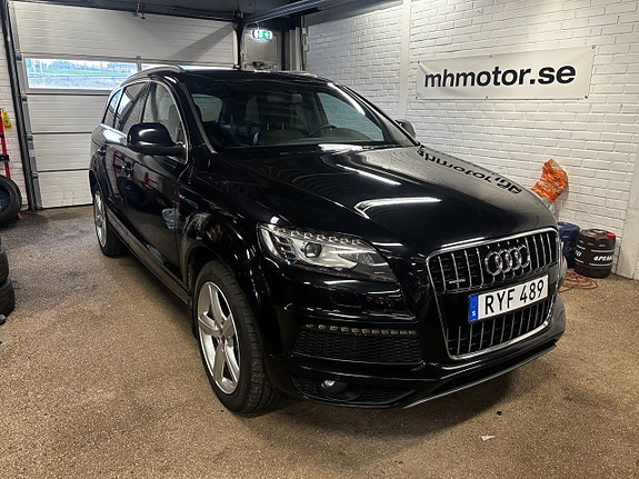Audi Q7 2 of 9