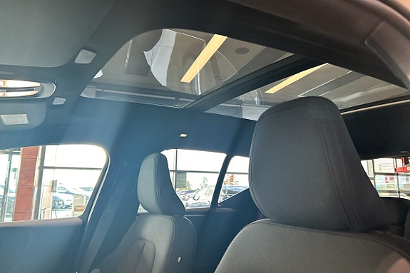 Volvo EX40 24 of 30