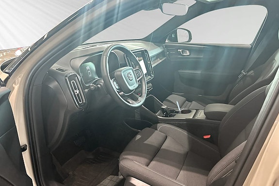 Volvo EX40 7 of 30