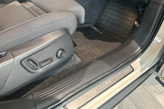 Volvo EX40 12 of 30