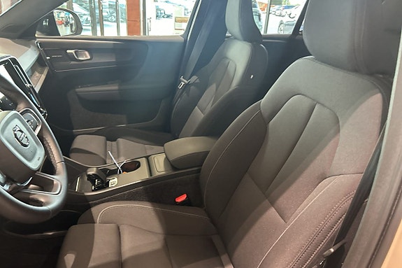 Volvo EX40 23 of 30