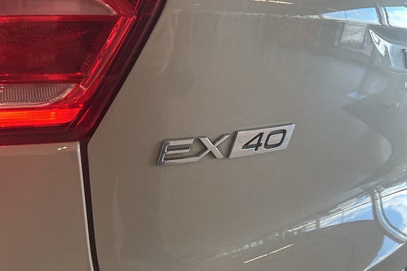 Volvo EX40 14 of 30