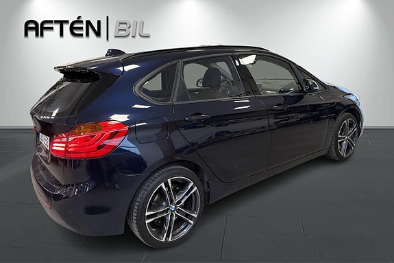 BMW 225xe 10 of 23