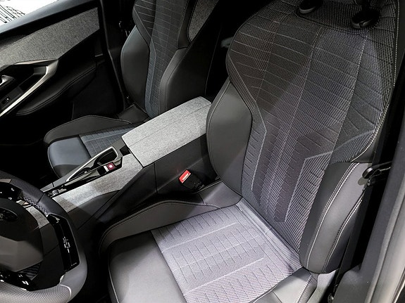 Peugeot 5008 5 of 13