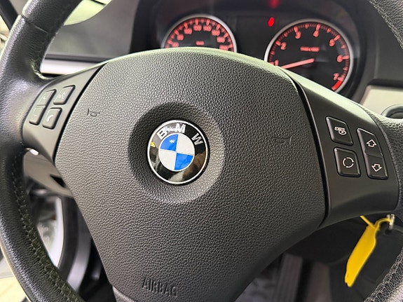 BMW 320i 19 of 21