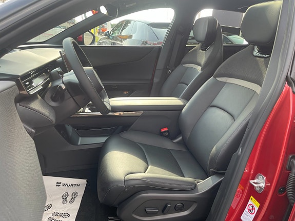 Mazda CX-6e 12 of 28
