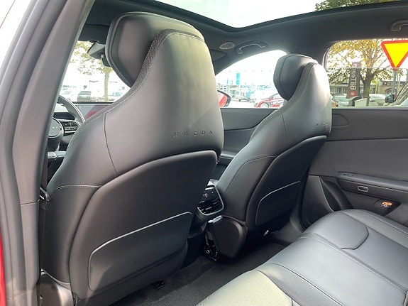 Mazda CX-6e 16 of 28