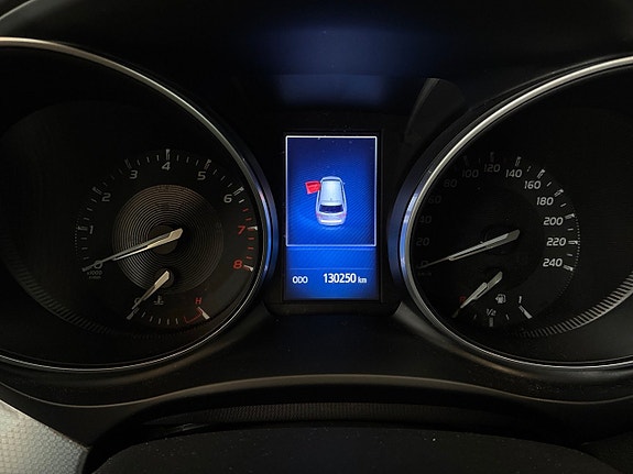 Toyota Avensis 19 of 24