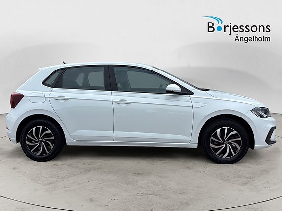 Volkswagen Polo 2 of 9