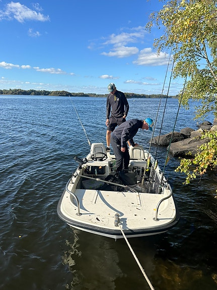 Stabil fiskebåt med 30hk Suzuki, trailer & ekolod 2 of 3