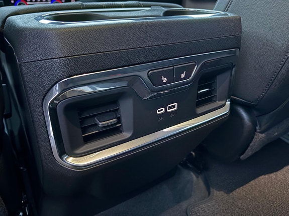 Chevrolet Silverado 2500 16 of 26