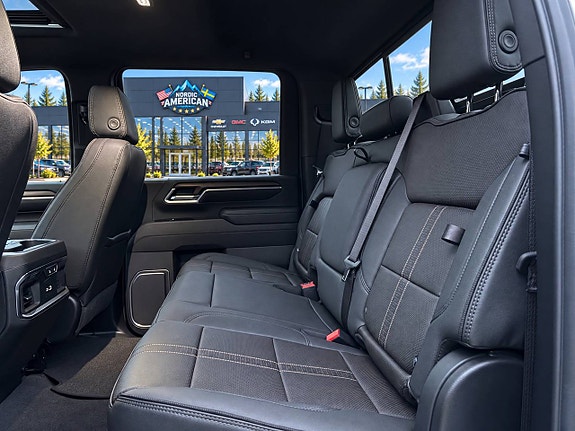 Chevrolet Silverado 2500 9 of 26