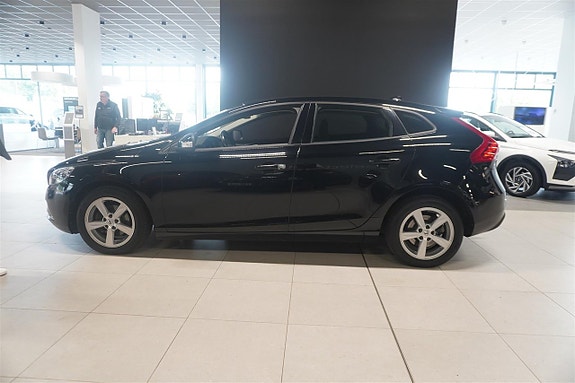 Volvo V40 3 of 13