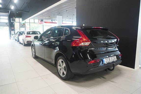 Volvo V40 4 of 13