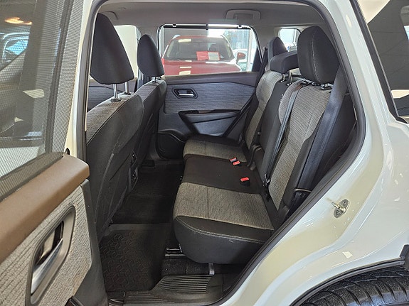 Nissan X-Trail 19 of 21