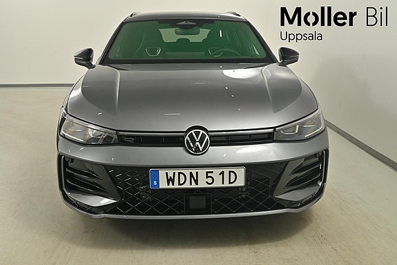 Volkswagen Passat 2 of 10