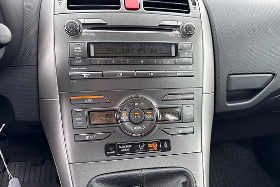 Toyota Auris 14 of 20