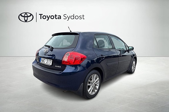 Toyota Auris 2 of 20