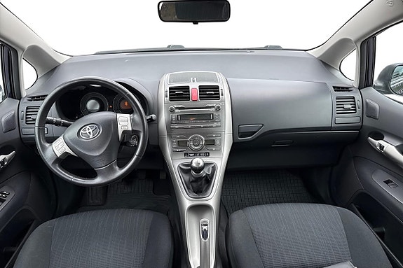 Toyota Auris 8 of 20