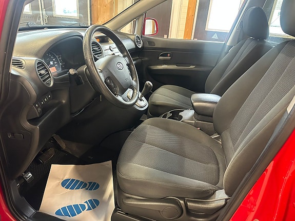 Kia Carens 13 of 19