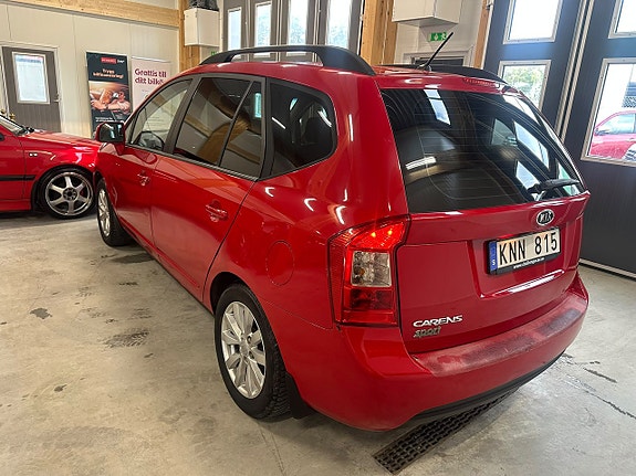 Kia Carens 7 of 19