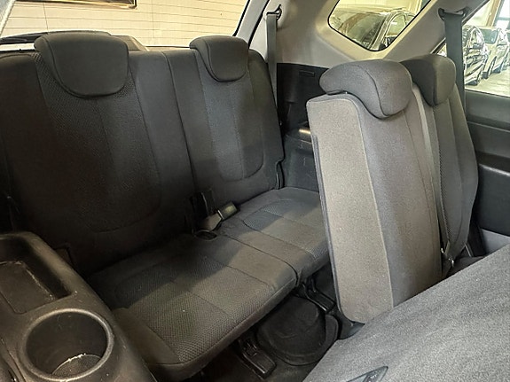 Kia Carens 12 of 19