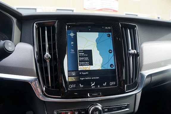 Volvo V90 Cross Country 9 of 13