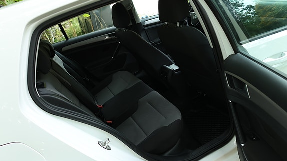 Volkswagen e-Golf VII 5 of 5