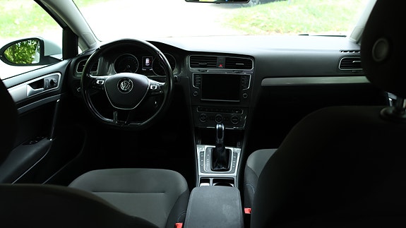 Volkswagen e-Golf VII 4 of 5