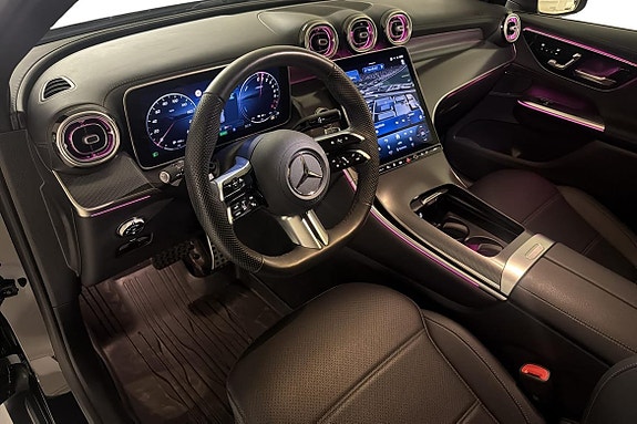 Mercedes-Benz GLC300 e 8 of 22