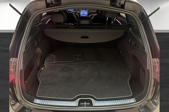 Mercedes-Benz GLC300 e 18 of 22
