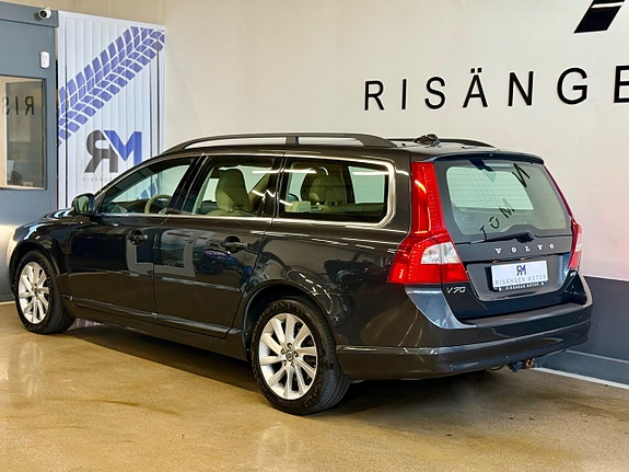 Volvo V70 3 of 15