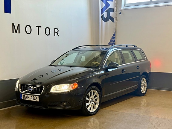 Volvo V70 2 of 15