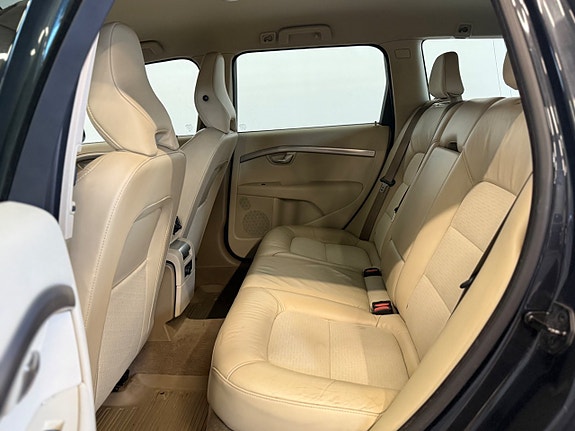 Volvo V70 13 of 15