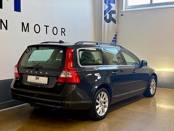 Volvo V70 5 of 15