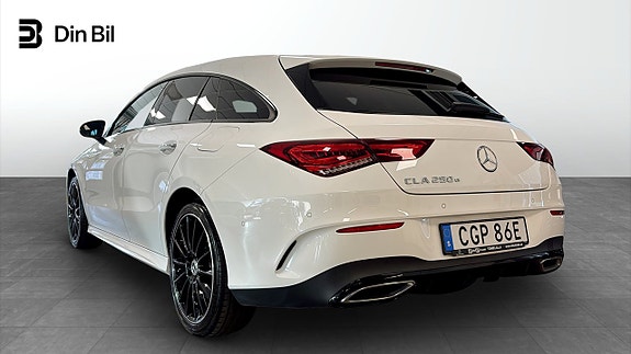 Mercedes-Benz CLA250 3 of 20