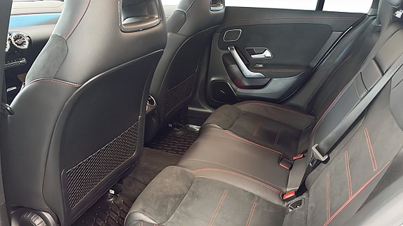 Mercedes-Benz CLA250 11 of 20