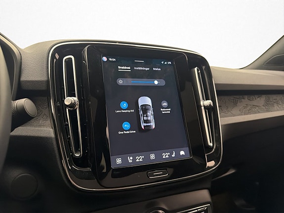 Volvo C40 24 of 30