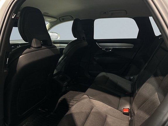 Volvo V90 Cross Country 13 of 24