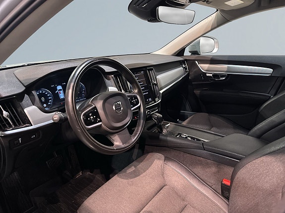 Volvo V90 Cross Country 7 of 24