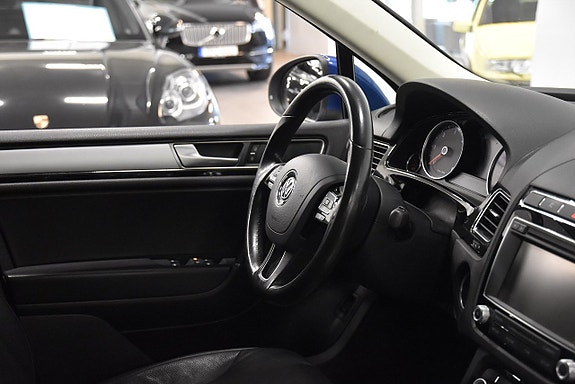 Volkswagen Touareg 8 of 19