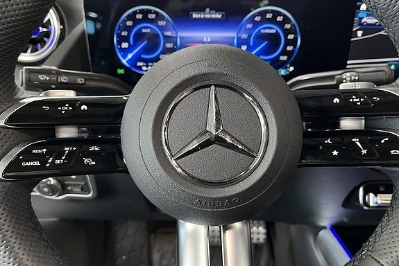 Mercedes-Benz EQA300 17 of 20