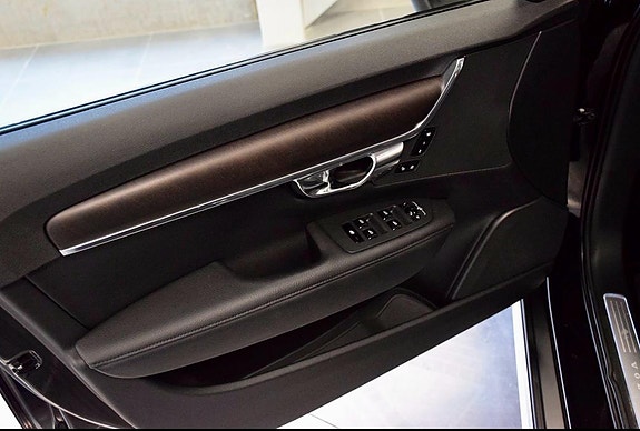 Volvo V90 Cross Country 14 of 18